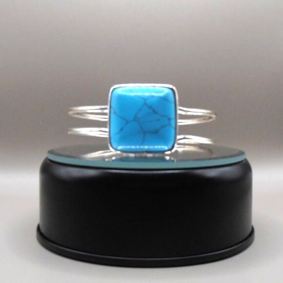 Turquoise-Style Cuff Bracelet – Stamped CW – Faux Silver with Wear 🌵 - Picture 1 of 3